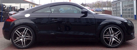 Audi on MAM RS2 Black Polish